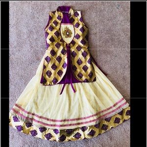 Beautiful Indian dress for any occasion!!